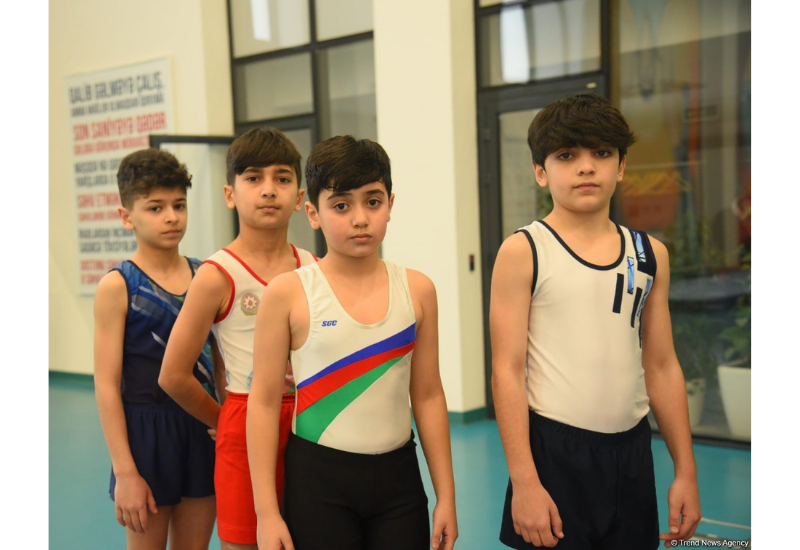 В Баку проходят соревнования чемпионата Азербайджана по прыжкам на акробатической дорожке