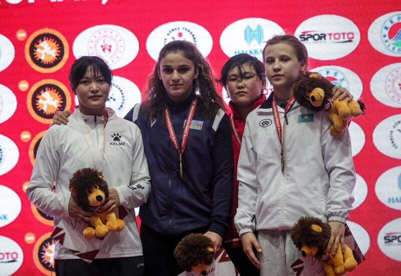 Борцы завоевали 10 медалей на турнире "Чемпионы"