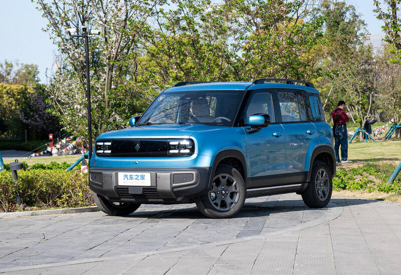 В Китае представили уменьшенную копию внедорожника Land Rover Defender