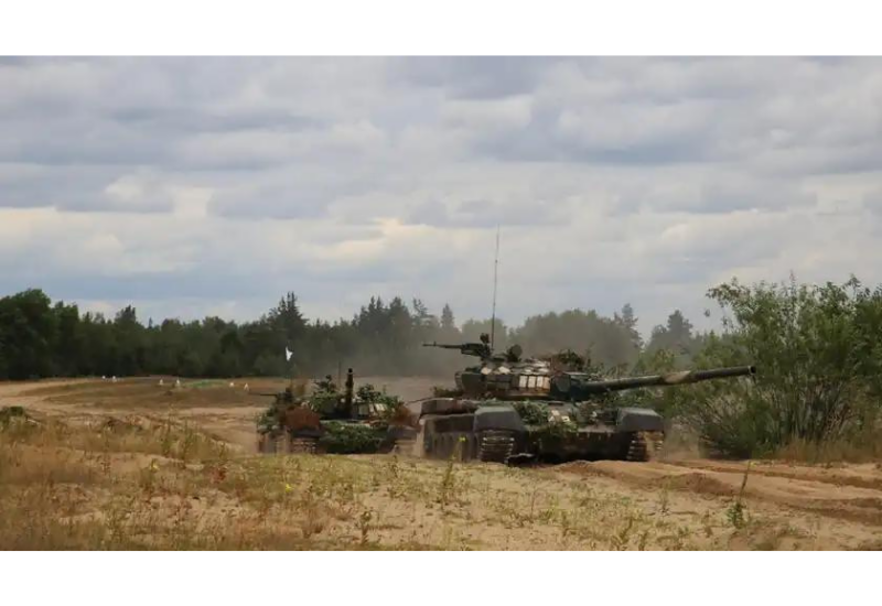 Беларусь начинает военные учения у границы с Польшей