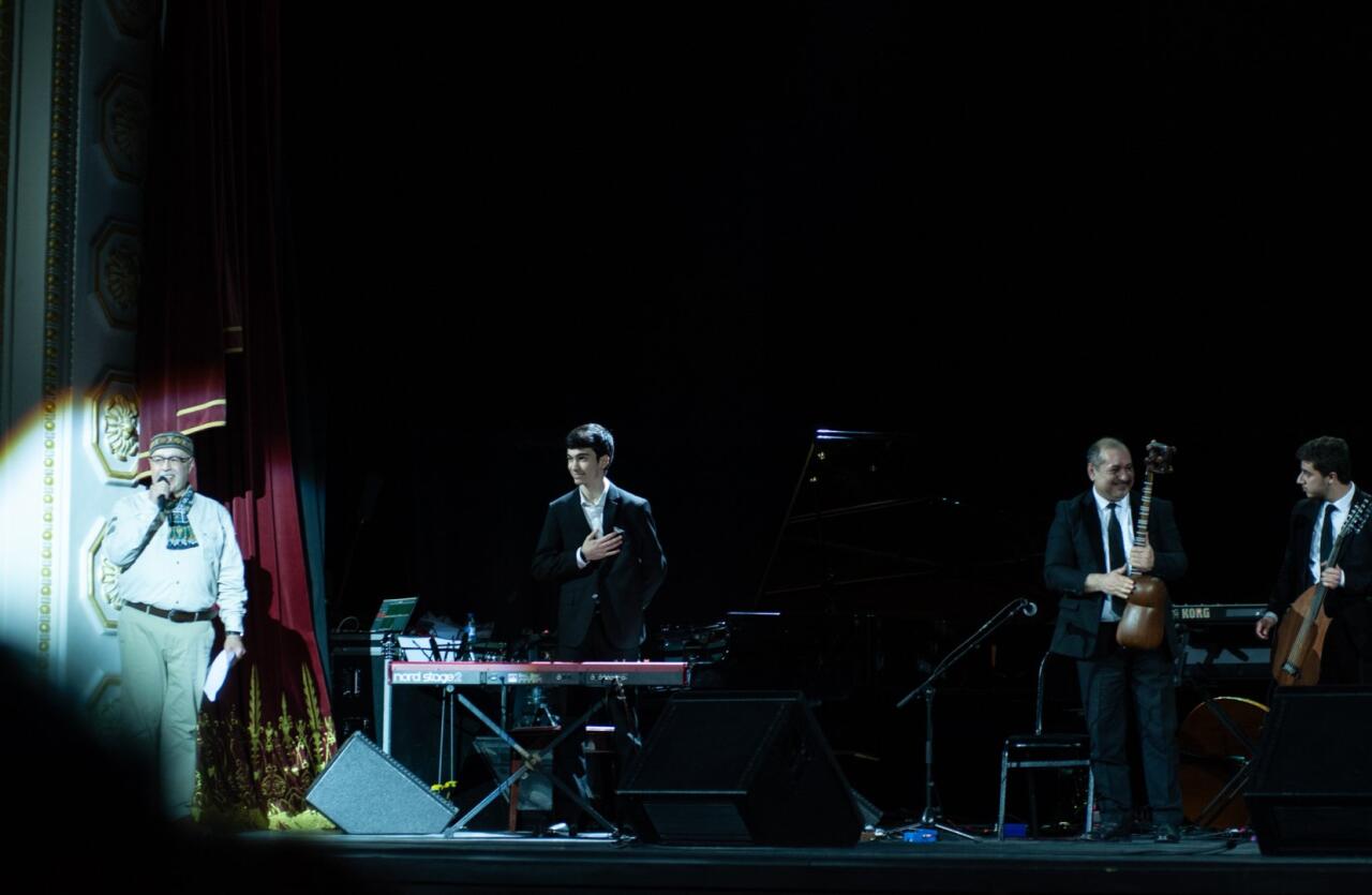 В Баку прошел звездный концерт в память о Рафиге Бабаеве