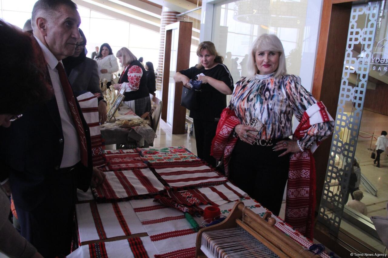 В рамках Дней культуры Беларуси в Азербайджане прошла выставка банеров и работ народных умельцев