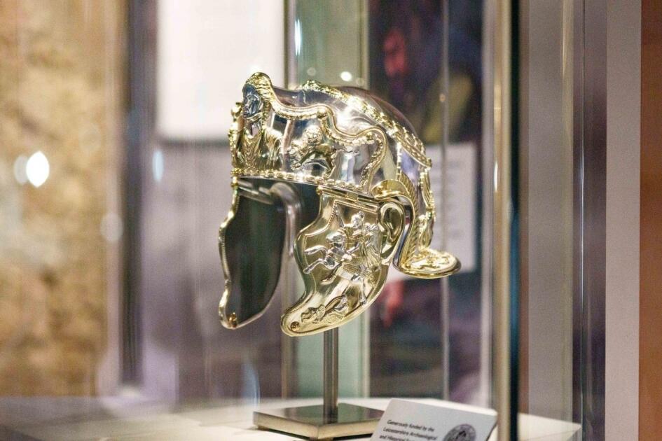 В британском Музее Харборо выставлен древнеримский шлем Халлатона