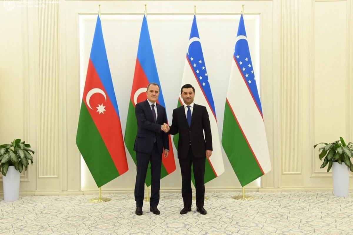 Джейхун Байрамов обсудил с узбекским коллегой текущую ситуацию в регионе