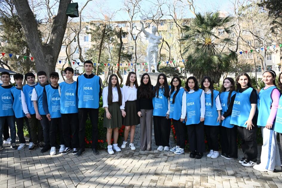 В Баку с участием вице-президента Фонда Гейдара Алиева Лейлы Алиевой в распоряжение жителей переданы очередные благоустроенные дворы