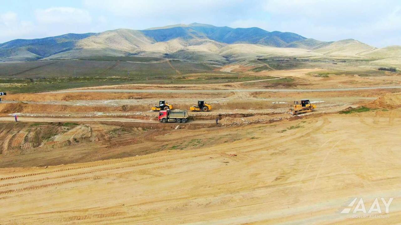 Началось строительство дороги соединяющей автодорогу Барда-Агдам с поселком Аскеран