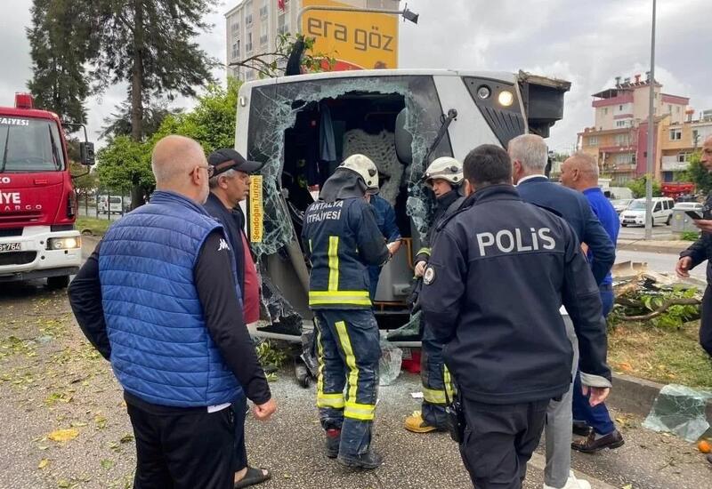 Тяжелое ДТП в Турции, 19 человек пострадали