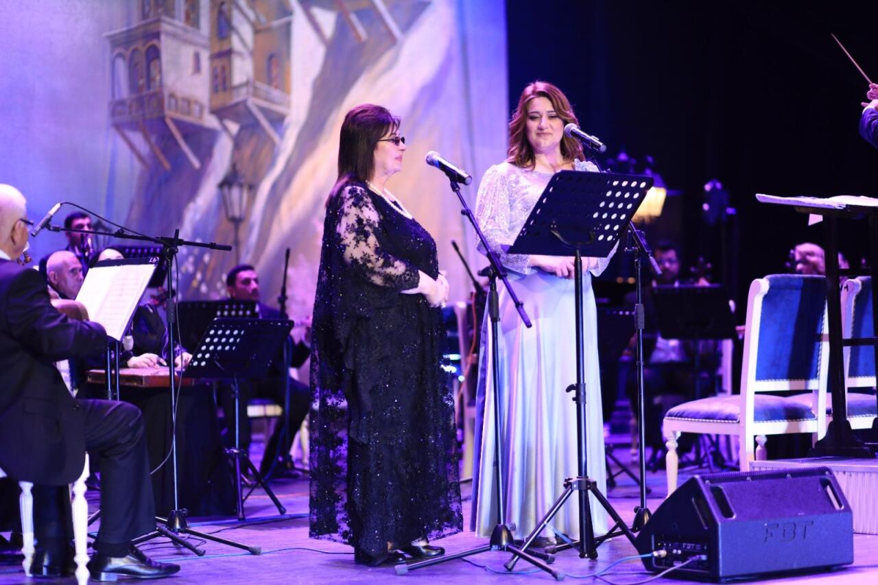 В Гяндже состоялся торжественный вечер закрытия проекта "Культурное достояние народа", посвященный 100-летию Сулеймана Алескерова