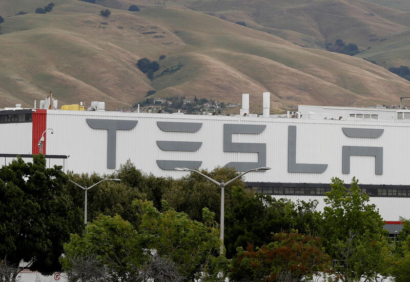Илон Маск передумал строить новые заводы Tesla