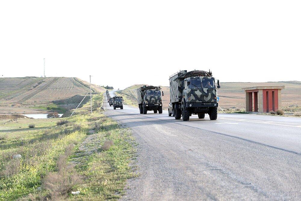 Азербайджанская армия поднята по 