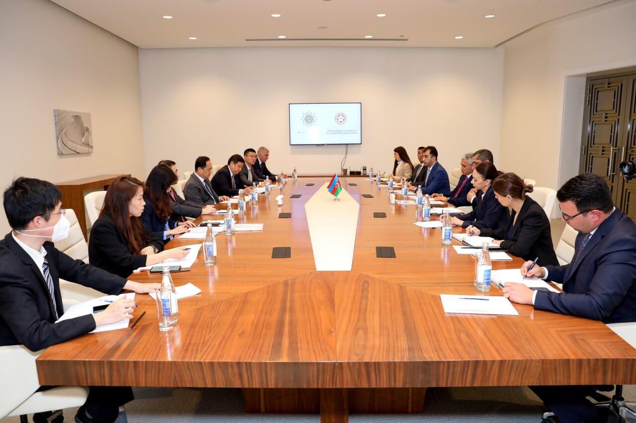 Обсуждены вопросы дальнейшего сотрудничества между Фондом Гейдара Алиева и Китайским народным обществом дружбы с зарубежными странами