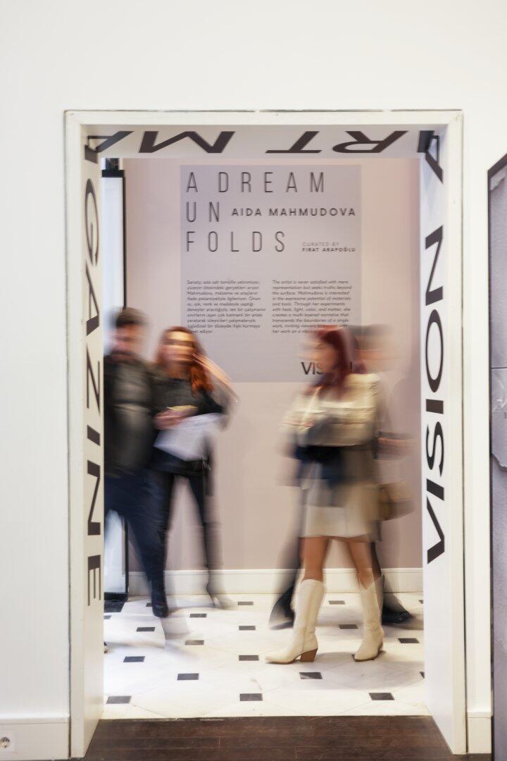 Персональная выставка Аиды Махмудовой "A Dream Unfolds" проходит на VISION ART PLATFORM!