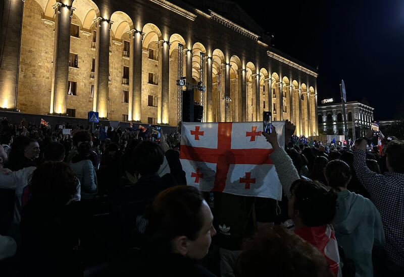 В Грузии демонстранты сорвали пленарное заседание парламента
