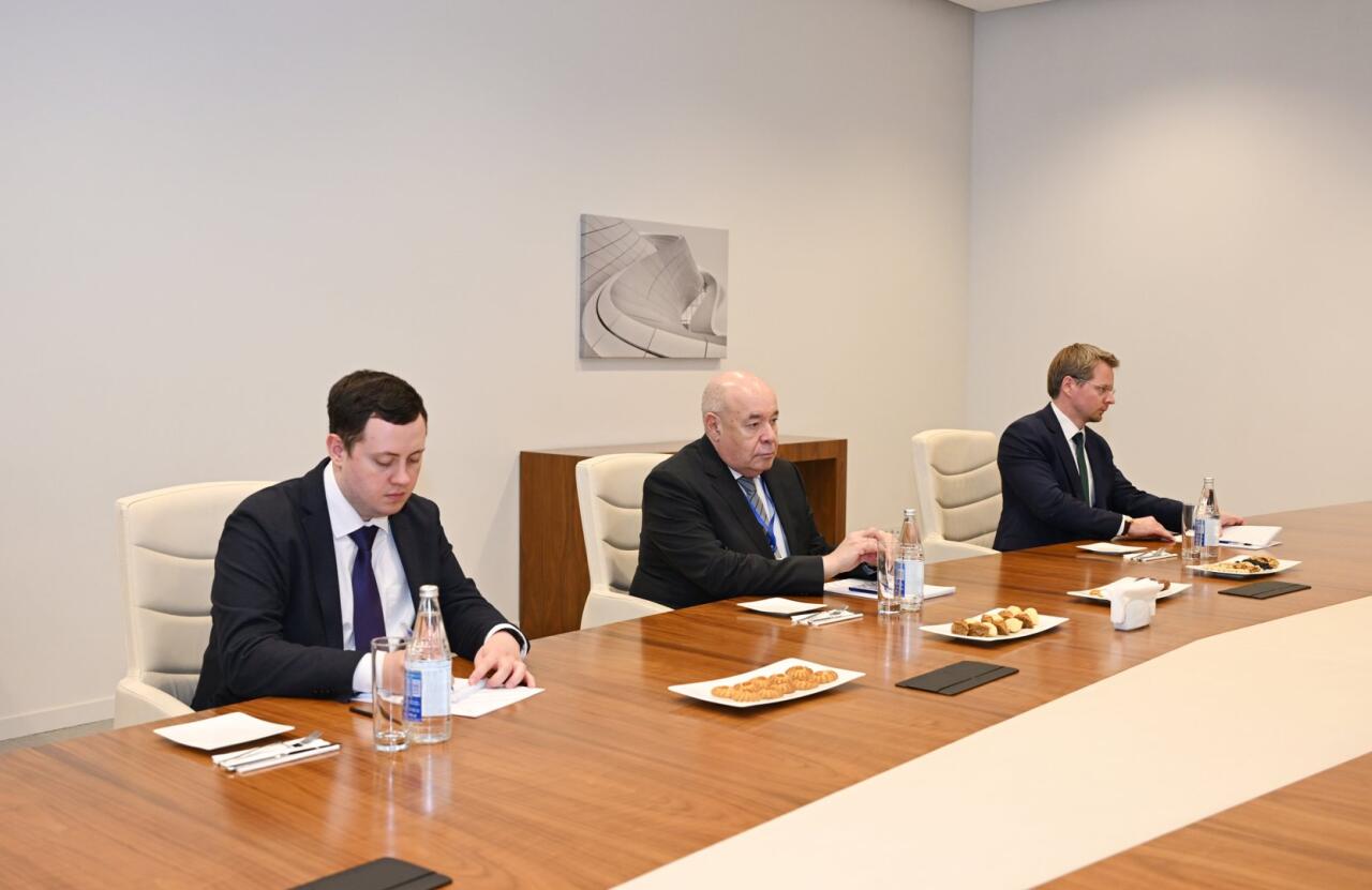 Анар Алакбаров и Михаил Швыдкой обсудили расширение двусторонних связей между Баку и Москвой