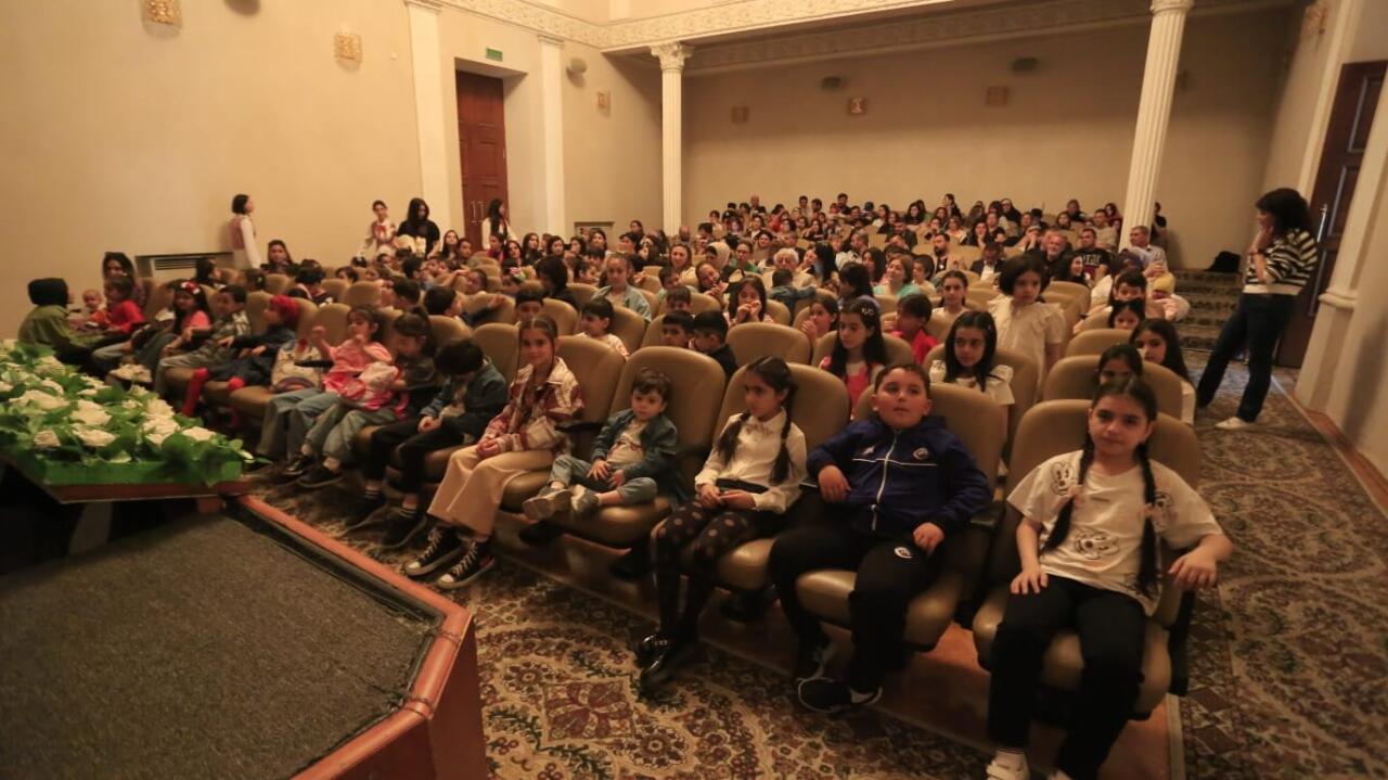 В Баку завершился Международный кукольный фестиваль "Hadi Poyrazoğlu və Qaragöz"", стартовавший в Турции