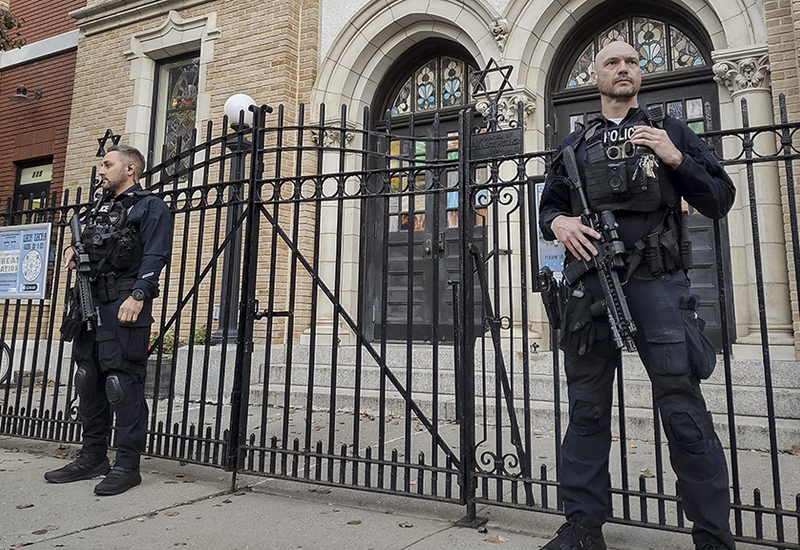 США выделили сотни миллионов на обеспечение безопасности синагог и мечетей