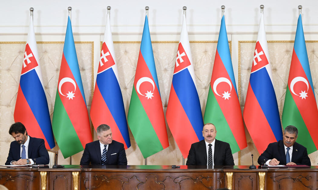 В Баку состоялась церемония подписания азербайджано-словацких документов