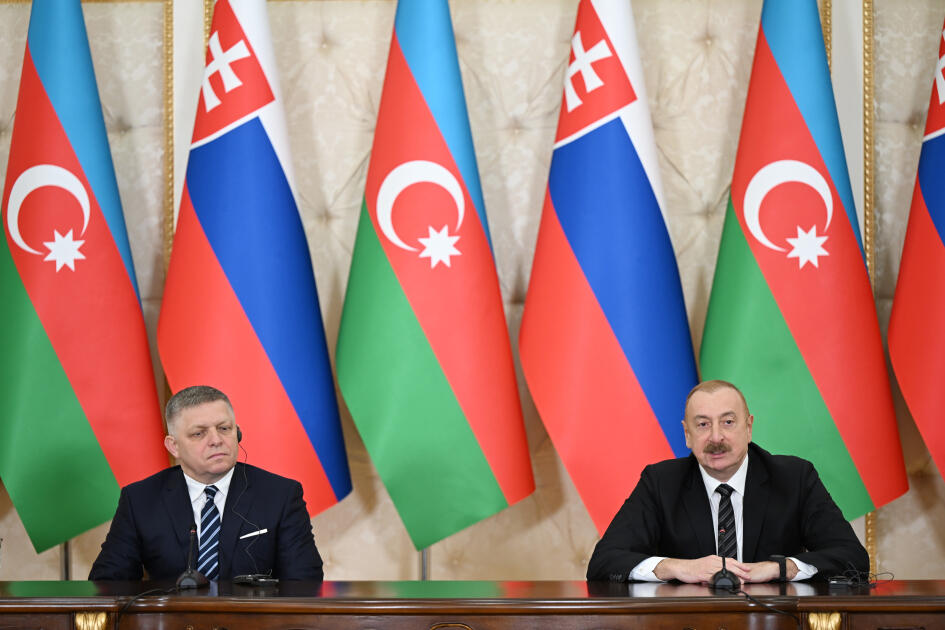 Президент Ильхам Алиев и премьер-министр Словакии Роберт Фицо выступили с заявлениями для прессы