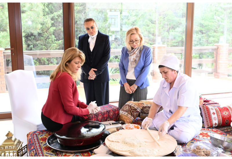 Первая леди Болгарии ознакомилась с образцами азербайджанской национальной кухни