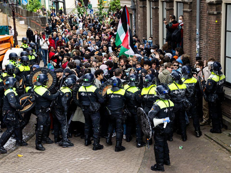 Столкновения между пропалестинскими демонстрантами и спецназом произошли в Амстердаме