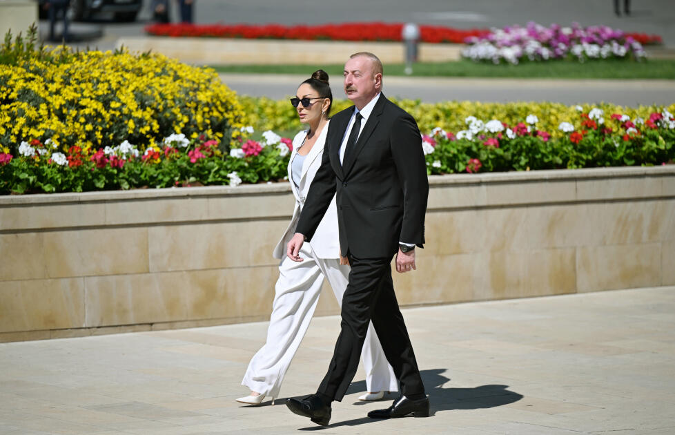Президент Ильхам Алиев и Первая леди Мехрибан Алиева почтили память сынов Азербайджана, погибших за Победу над фашизмом