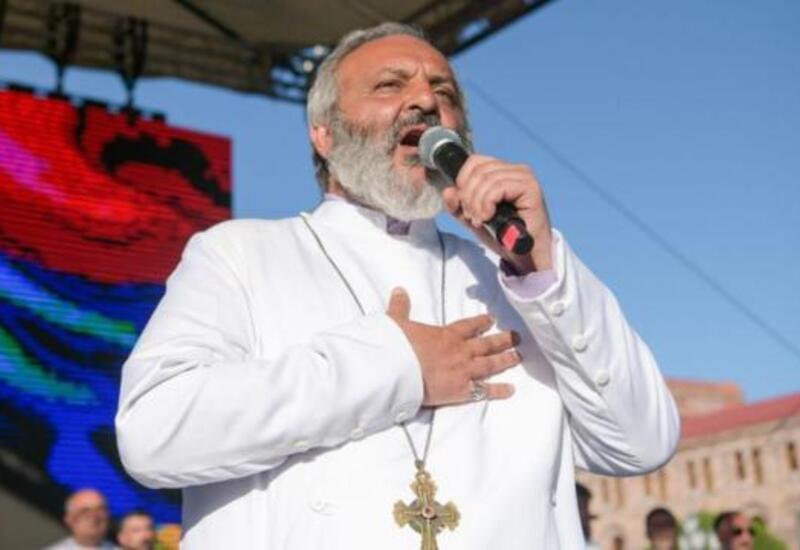 Оппозиция выдвинула кандидатуру архиепископа Галстаняна на пост премьера Армении