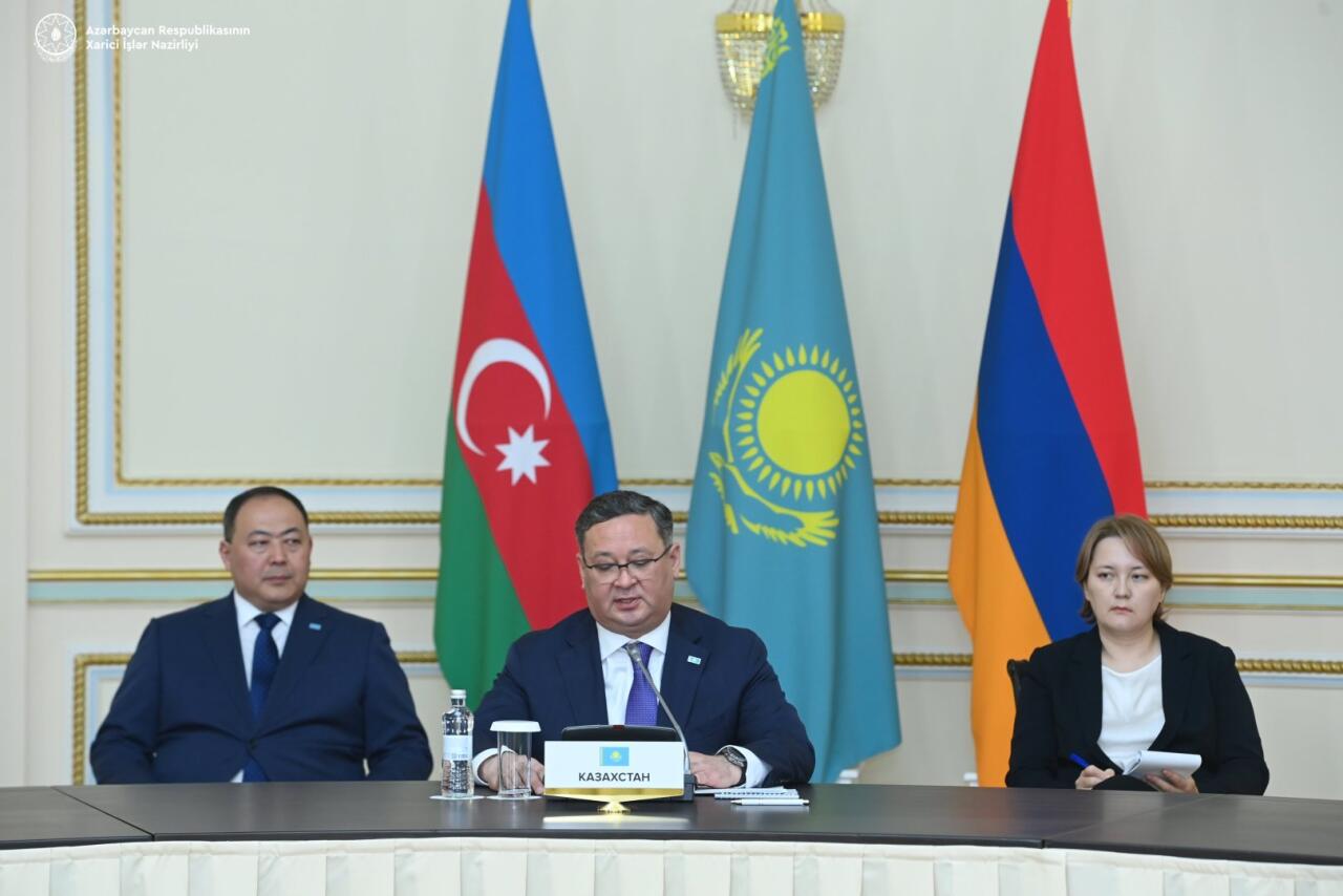 В Алматы состоялась встреча глав МИД Азербайджана, Армении и Казахстана