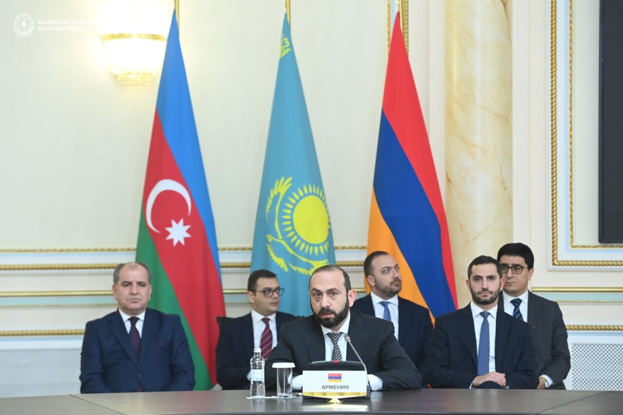 В Алматы состоялась встреча глав МИД Азербайджана, Армении и Казахстана