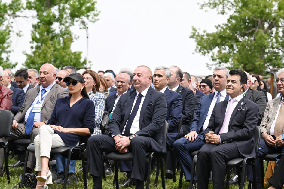 Президент Ильхам Алиев и Первая леди Мехрибан Алиева приняли участие в открытии VII Международного музыкального фестиваля "Харыбюльбюль" в Шуше