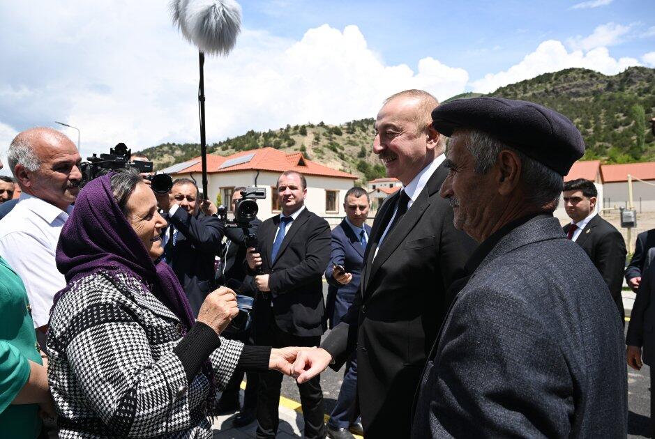 Prezident İlham Əliyev Laçın rayonunun Sus kəndinə köçmüş sakinlərlə görüşüb