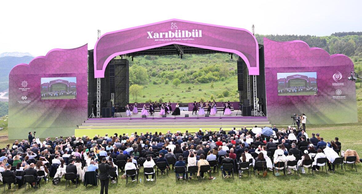 “Xarıbülbül” festivalından maraqlı anlar