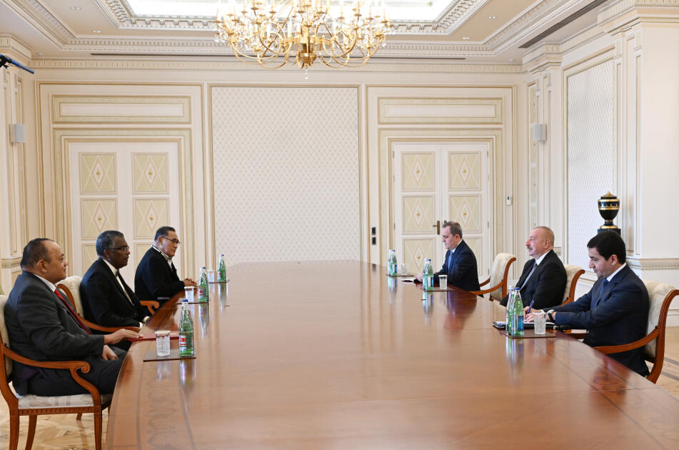 Президент Ильхам Алиев принял генерал-губернатора Тувалу, премьер-министра Тонги и министра иностранных дел Содружества Багамских Островов