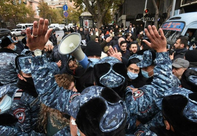 Полиция задержала почти 150 человек в центре Еревана