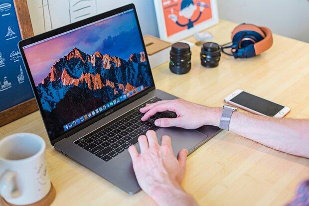 Apple выпустит ноутбук со складным дисплеем