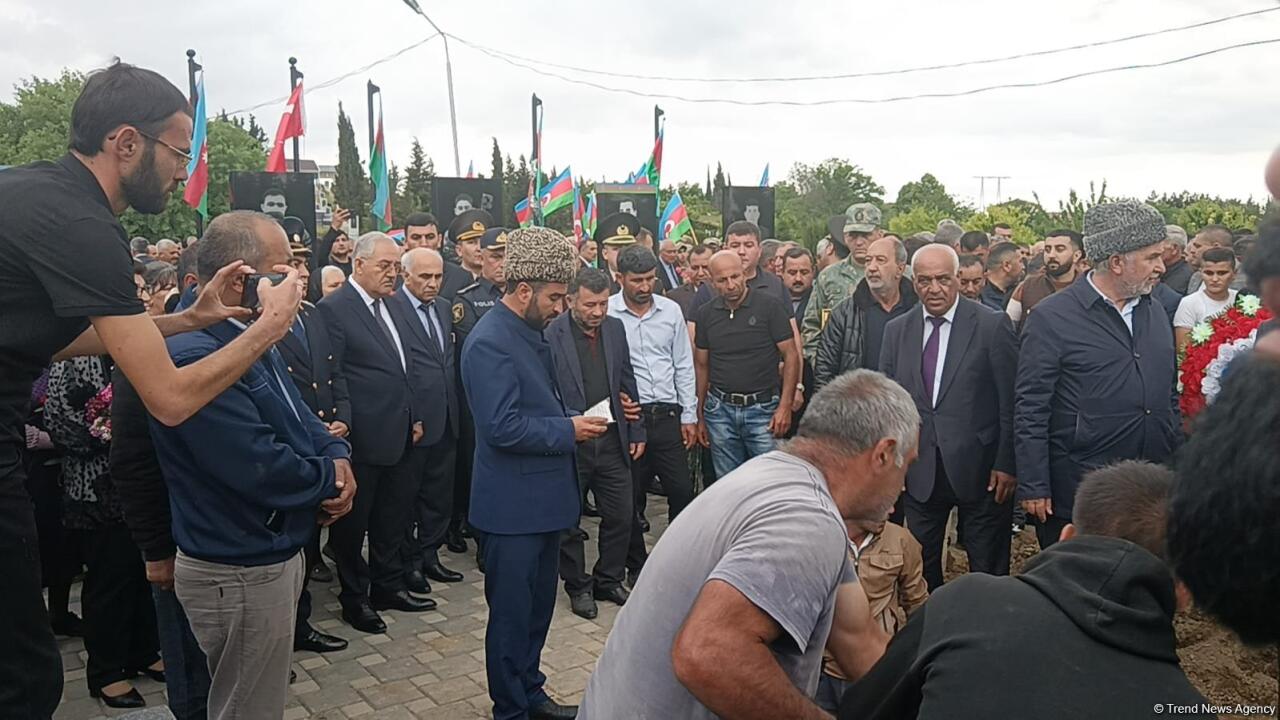 В Агдаме похоронены останки шехидов Первой Карабахской войны