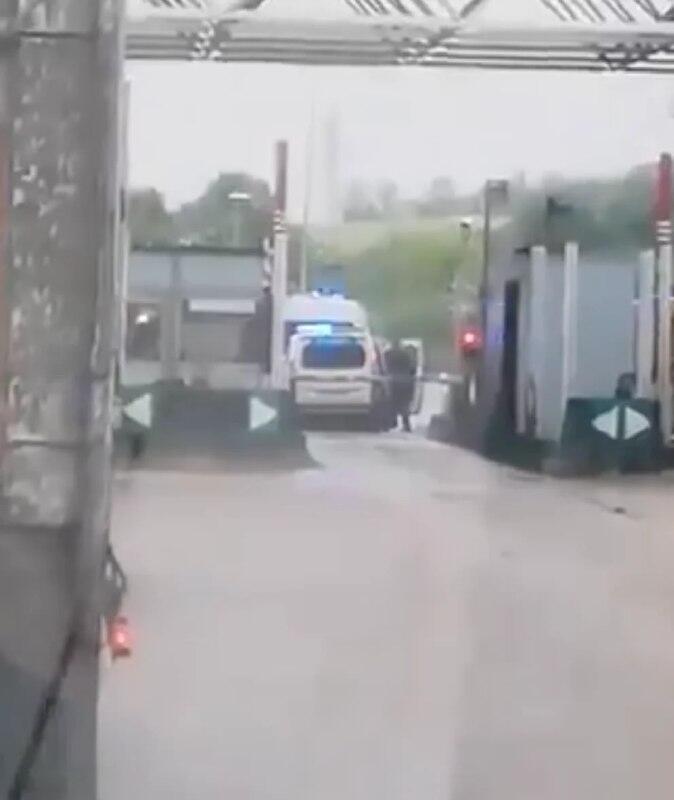 Во Франции вооружённые люди напали на машину для перевозки заключённых