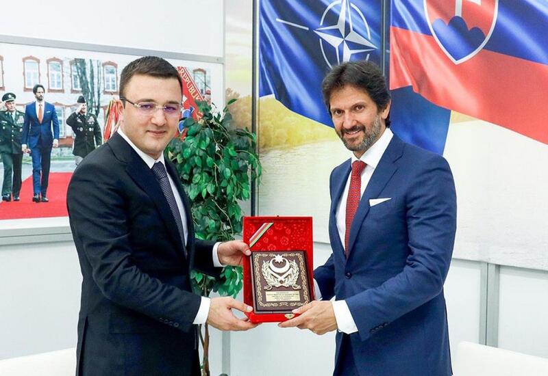 Азербайджан и Словакия обсудили сотрудничество в военной и военно-технической сфере