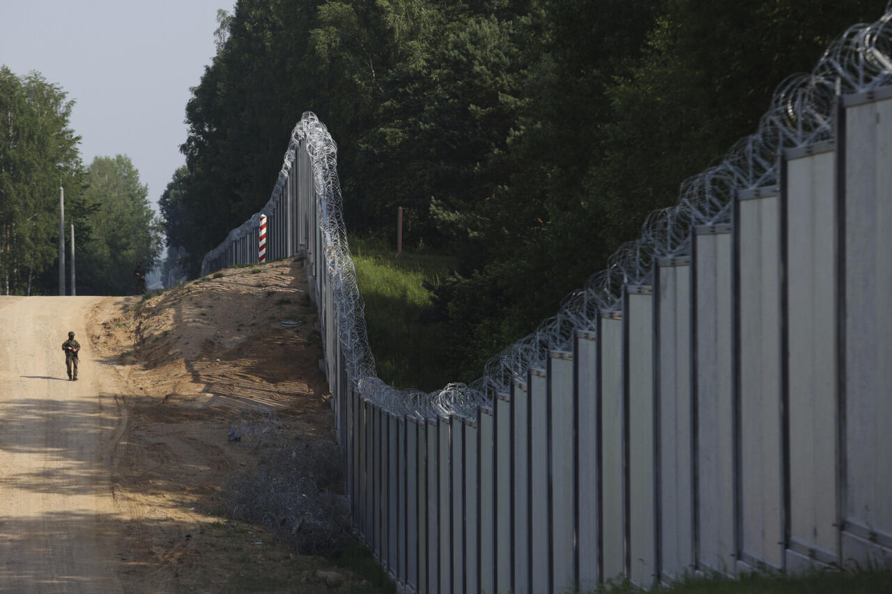 Польша усиливает заграждение на границе с Беларусью