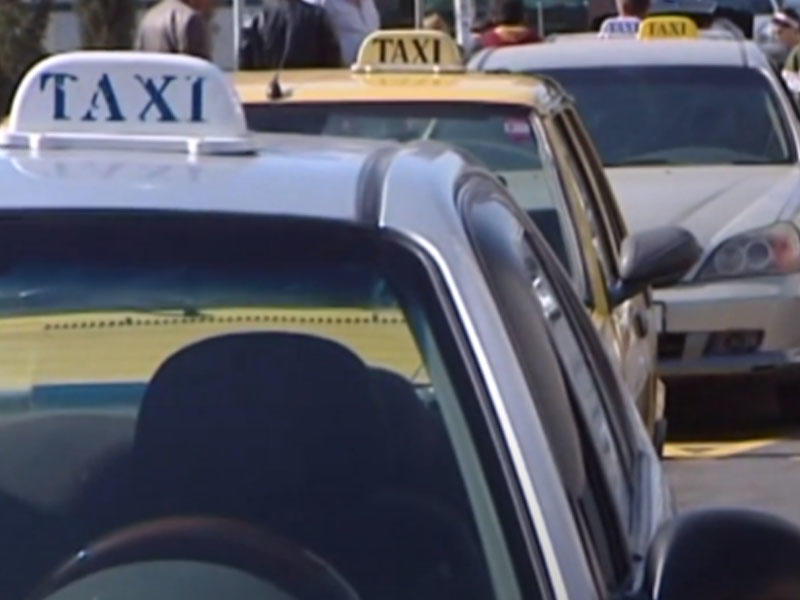 Taksi sürücüsü pakistanlı turistin başına oyun açmaq istədi