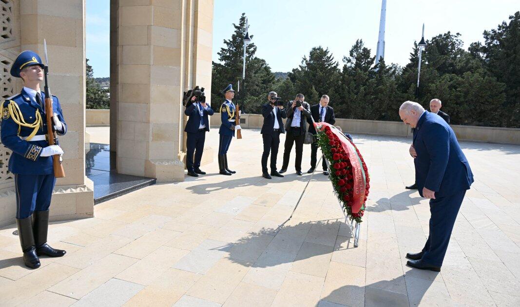 Александр Лукашенко посетил Шехидляр хиябаны
