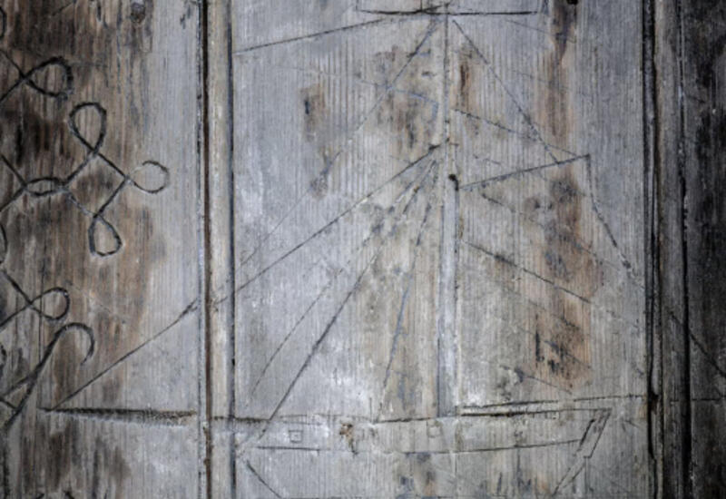 Дверь, найденная в Кенте, оказалась покрыта граффити времен французских революционных войн