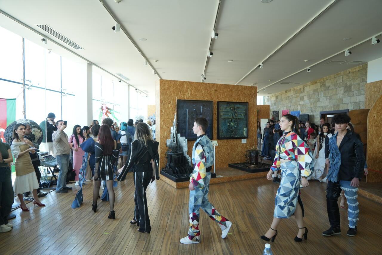 Azerbaijan Fashion Week провела конкурс Up-Cycle в поддержку экологически чистой моды