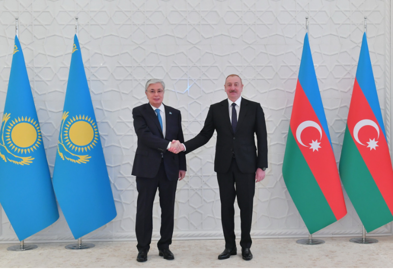 Президент Ильхам Алиев позвонил Президенту Казахстана Касым-Жомарту Токаеву