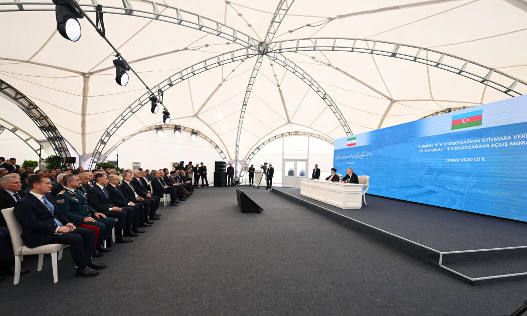 С участием Президента Ильхама Алиева и Президента Сейеда Ибрахима Раиси состоялась церемония сдачи в эксплуатацию гидроузла «Худаферин» и открытия гидроузла «Гыз Галасы»