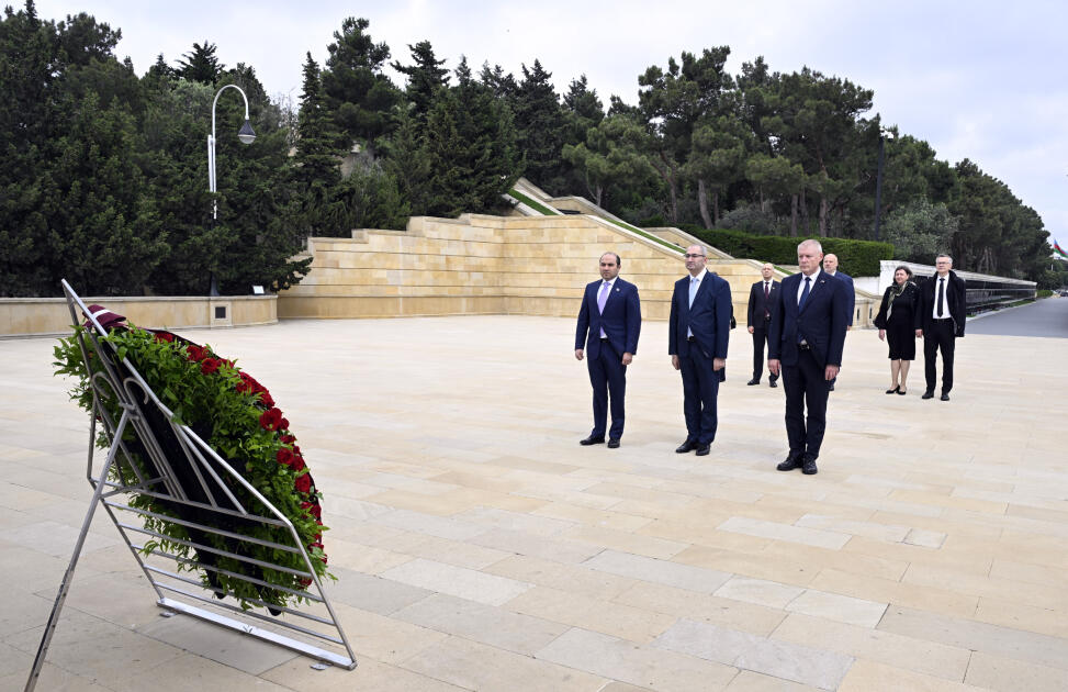 Делегация парламента Латвии посетила могилу Великого лидера и Шехидляр хиябаны