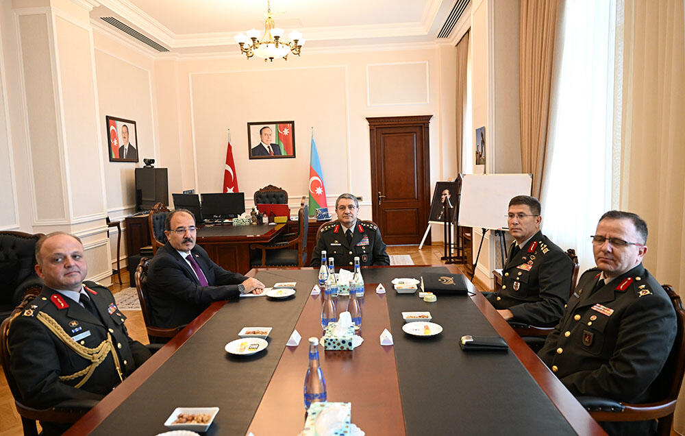 Азербайджан и Турция обсудили военное сотрудничество