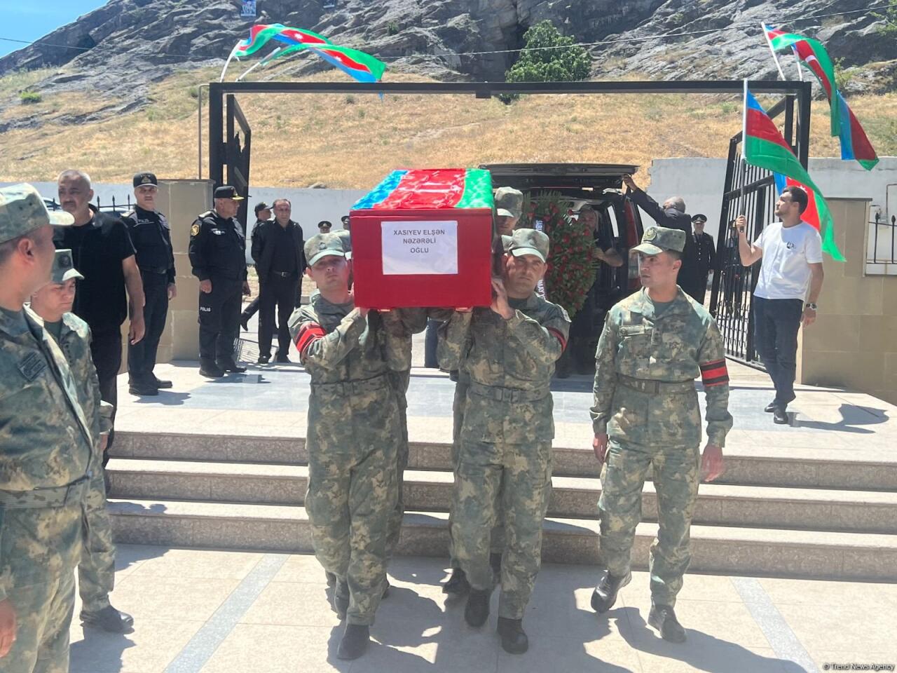 В Баку проходят похороны шехида Первой Карабахской войны