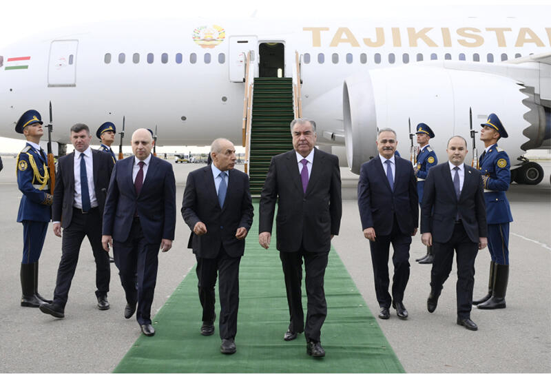 Tacikistan Prezidenti Emoməli Rəhmon Azərbaycana dövlət səfərinə gəlib