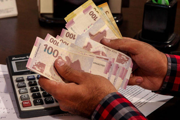 Названа среднемесячная зарплата в Азербайджане