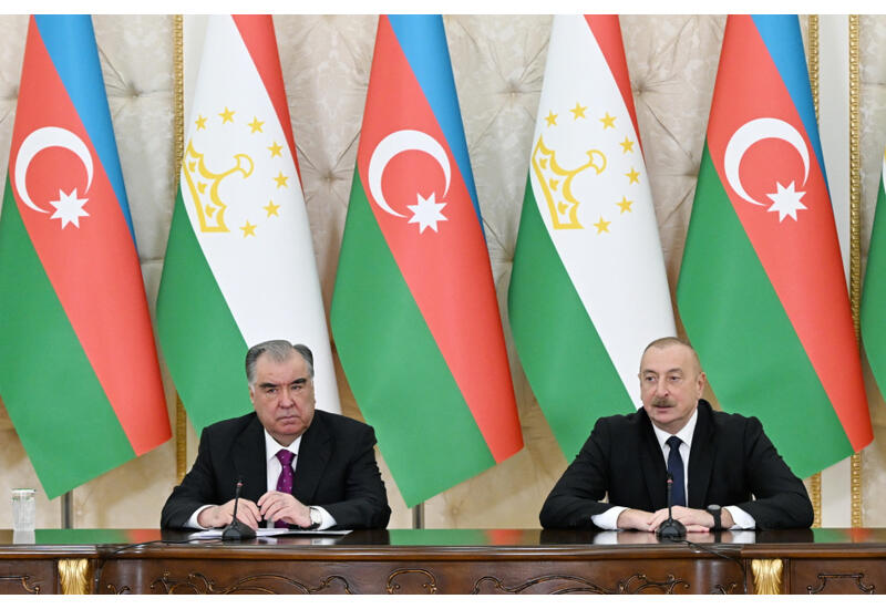 Президент Ильхам Алиев и Президент Эмомали Рахмон выступили с заявлениями для прессы